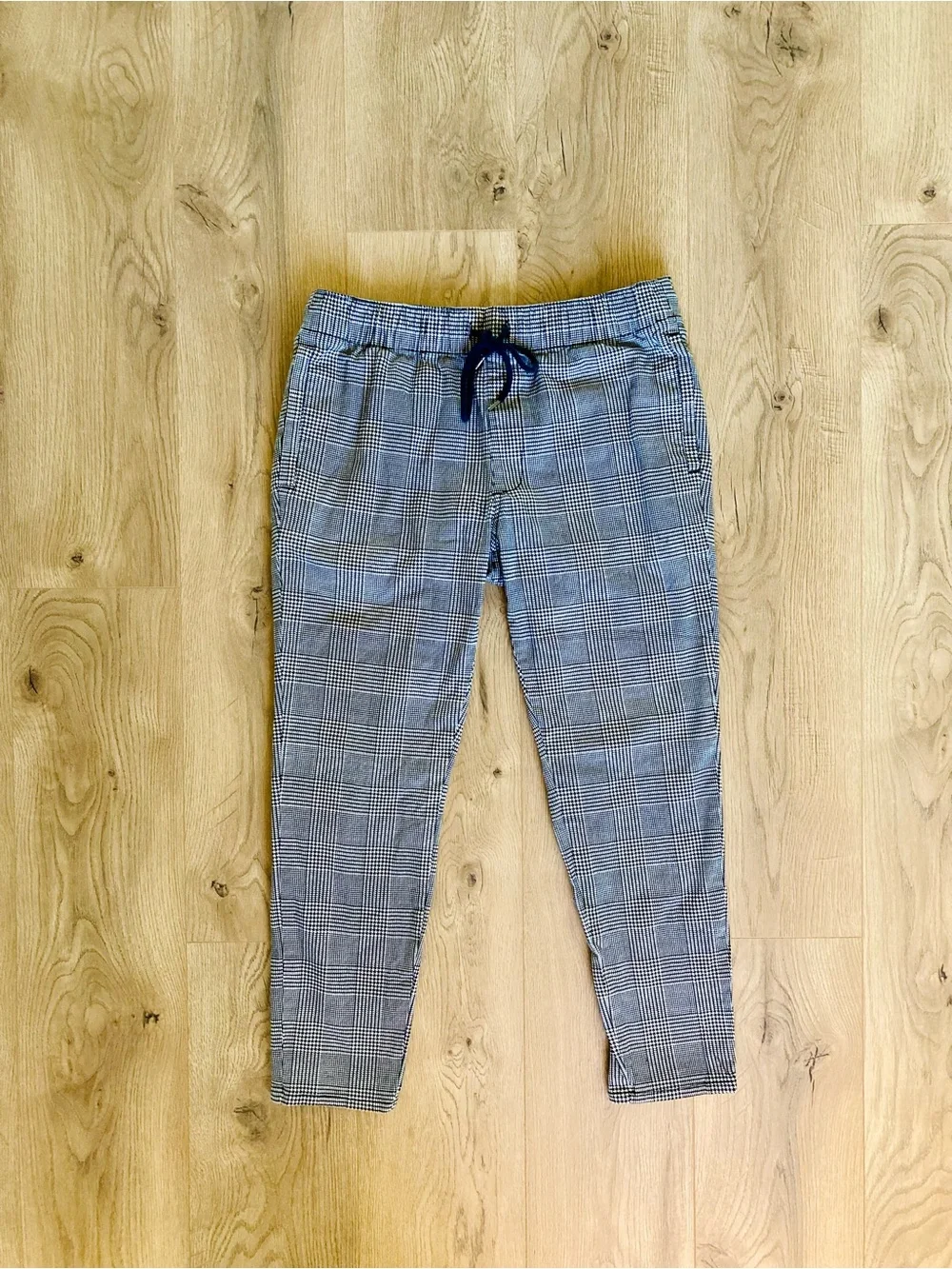 Plaid skinny leg pants